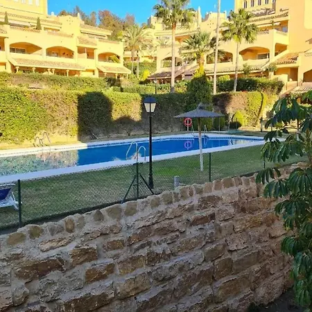 Family In With Pool 아파트