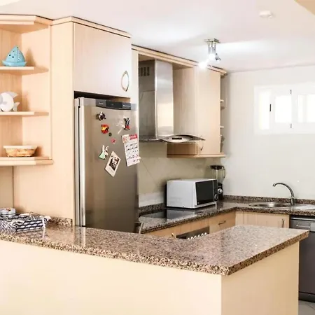 Family In With Pool Appartamento Marbella